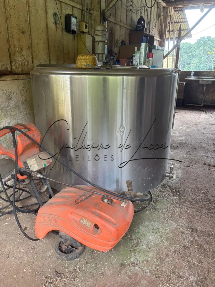 LOTE 000 - 01 (UM) refrigerador de leite de 1270 litros