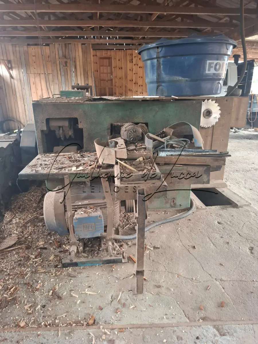 LOTE 000 - 1 (Um) Uma bloqueadeira Múltipla Schiffer, Motor 75CV com dois jogos de serra que encontra-se em bom estado de conservação e em funcionamento