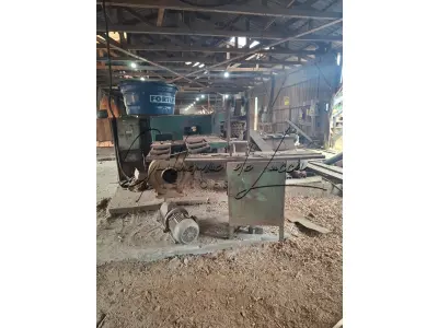 LOTE 000 - 1 (Um) Uma bloqueadeira Múltipla Schiffer, Motor 75CV com dois jogos de serra que encontra-se em bom estado de conservação e em funcionamento