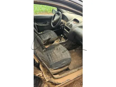 LOTE 000 - 1 (Um) veículo PEUGEOT/206 16 PRESENC, placa DKN9A36.