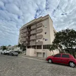 LOTE 000 - 1 (Um) apartamento residencial n. 408 no Edifício Florenza, no quarto pavimento, com duas vagas de garagem, matriculado sob n. 75.735 no Cartório de Registro de Imóveis de Araranguá, com área de 81,39m². O Edifício encontra-se situado na Rua Prefeito Osmar Nunes, 300, Mato Alto, nesta cidade, possuindo três quartos (sendo uma suíte), banheiro e duas sacadas
