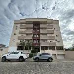 1 (UM) APARTAMENTO RESIDENCIAL N. 408 NO EDIFÍCIO FLORENZA, NO QUARTO PAVIMENTO, COM DUAS VAGAS DE GARAGEM, MATRICULADO SOB N. 75.735 NO CARTÓRIO DE REGISTRO DE IMÓVEIS DE ARARANGUÁ, COM ÁREA DE 81,39M².