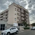 1 (UM) APARTAMENTO RESIDENCIAL N. 408 NO EDIFÍCIO FLORENZA, NO QUARTO PAVIMENTO, COM DUAS VAGAS DE GARAGEM, MATRICULADO SOB N. 75.735 NO CARTÓRIO DE REGISTRO DE IMÓVEIS DE ARARANGUÁ, COM ÁREA DE 81,39M².